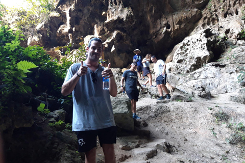 河内：乘坐豪华轿车往返蒲良从 Pu Luong 到 河内