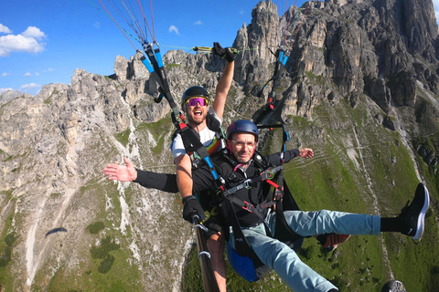 Neustift im Stubaital: Tandem Paragliding Flight Stubaital: Classic Tandem Paragliding Flight