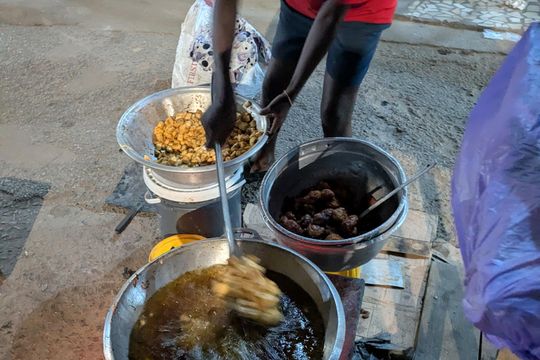 Cape Coast: Evening Castle Tour, Township Walk & Night Bites