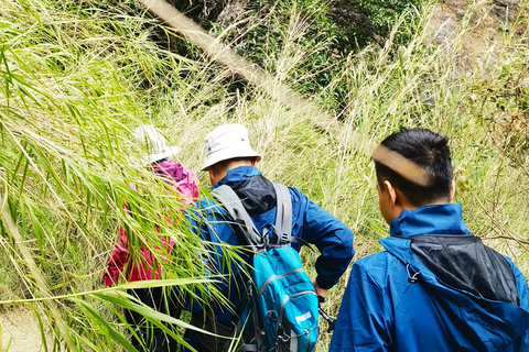 Tiger Leaping Gorge Trekking in the Canyon