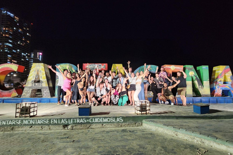 Cartagena: Night party in authentic Colombian chiva with bilingual tour guide