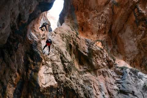 Alicante: Trockenes Canyoning am Mascarat in Calpe-Altea