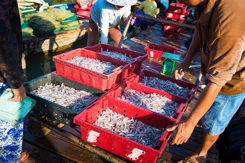 Medio día en la Aldea del Pescado y el famoso Sampan de VietnamTour privado