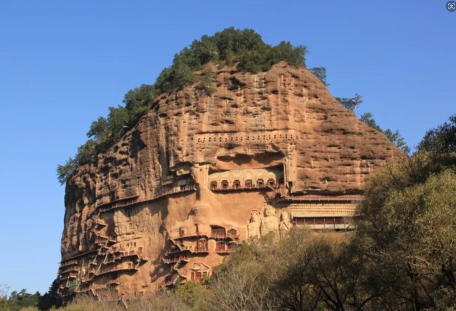 Visit By bullet train from lanzhou to Tianshui maiji grottoes tour in Lanzhou