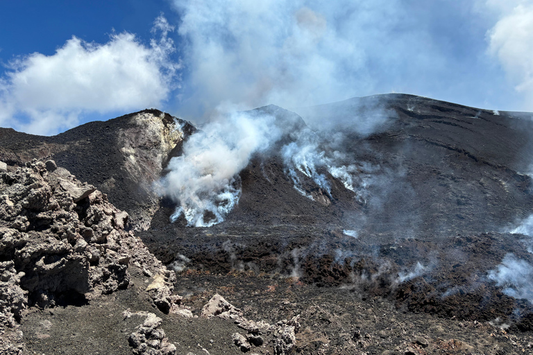 Excursão ao Etna a 3.000 metros de altitude com teleférico e jipe 4x4