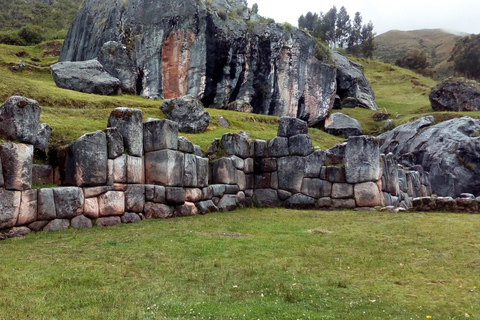 Cuzco: ÑAUPA IGLESIA - QUILLARUMIYOQ EXPLORATION Cuzco: EXPLORATION ÑAUPA CHURCH - QUILLARUMIYOQ