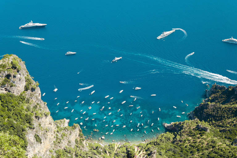Sorrento: Capri Boat Tour with Drinks - Under 30 Experience Tour in English and Italian