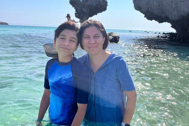 La Paz: Espíritu Santo Sea Lion Snorkel with Starlink Wi-Fi Without Pick Up and Drop Off