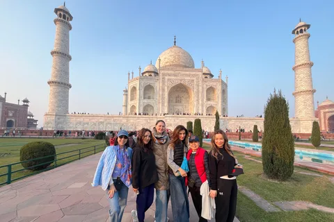 From Delhi: Private Taj Mahal, Agra Fort & Baby Taj Day Trip