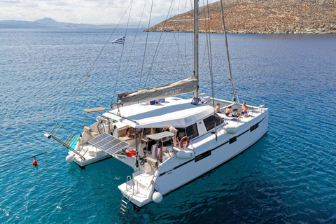 Gouves: Dia Island Catamaran Cruise with Swimming&Snorkeling