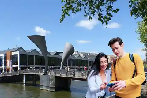 Bristol: City Walking Tour & Exploration Game