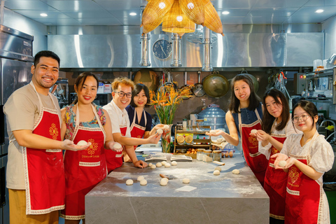 河内面包烘焙和咖啡冲泡课：法国传统Join-in: Hanoi Banh Mi Baking &amp; Coffee Brewing Class