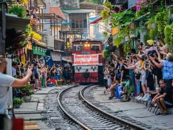 Highlight Hanoi Stadtführung mit Zugstraße.