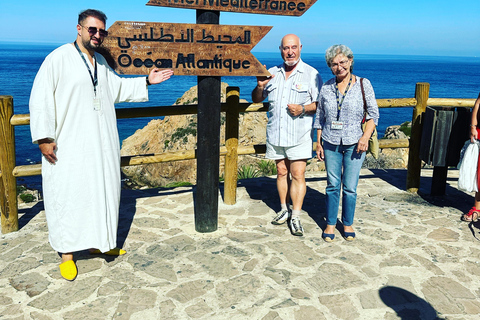 Tarifa à Tanger : Excursion d&#039;une journée avec balade en ferry et à dos de chameau