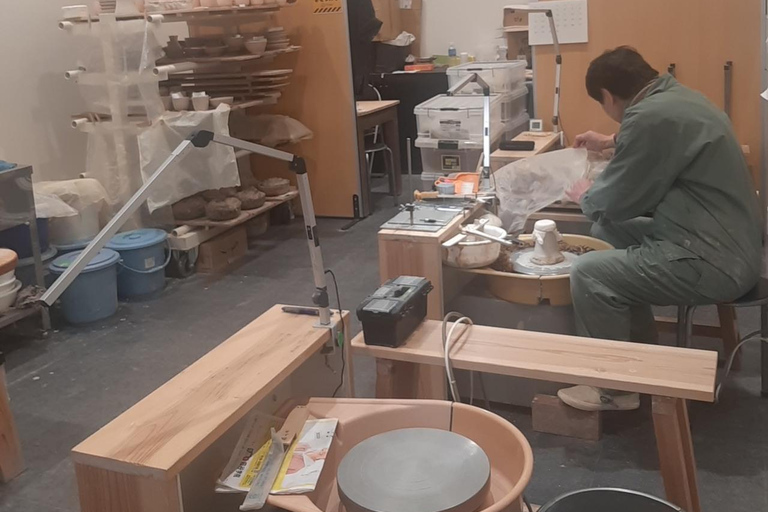 Kyoto: 1h Pottery Workshop Guided by Master Artisans Kyoto: 1h Pottery Workshop Guided by Master Artisans