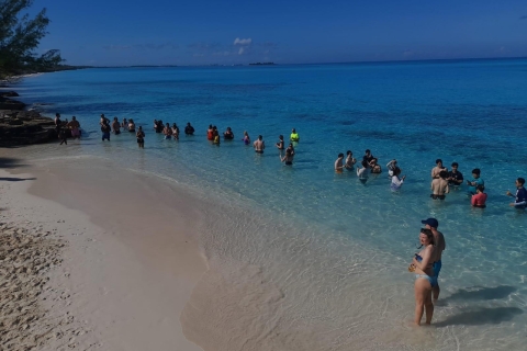 Nassau: prywatny rejs łodzią po wyspie Rose Island – do 10 osóbNassau: Wyspa Rose – wynajem prywatnej łodzi na pół dnia