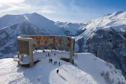 tour privato. jvari -jinvali-ananuri - stazione sciistica di gudauri