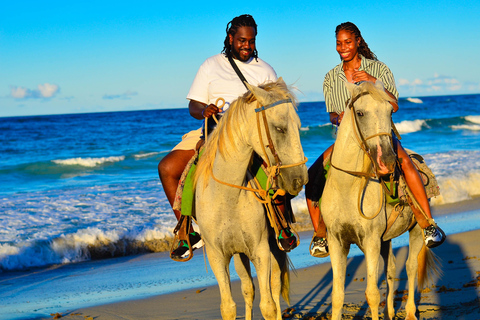 Punta Cana: Passeio a cavalo com pôr do sol na praia de Macao