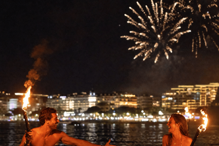 Cannes: Fireworks Stand-Up Paddleboard Tour