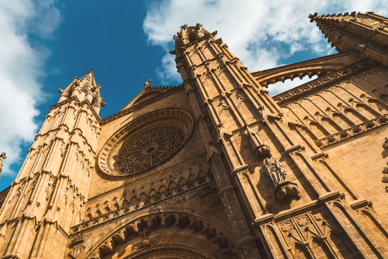 Palma de Mallorca: Private Guided Tour with Your Mobile Phone Palma de Mallorca: Private Guided Tour