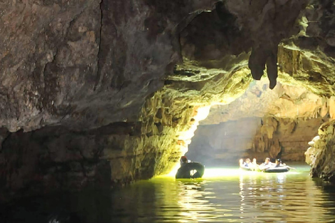 Yogyakarta: Jomblang Cave and Pindul Cave Adventure TourJogajakarta: Jaskinia Jomblang i wycieczka przygodowa do jaskini Pindul