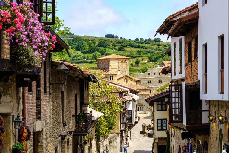 Bilbao: Comillas, Santillana del Mar & Santander Tour