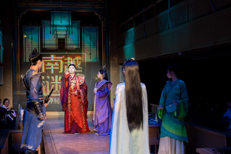 Guangzhou: Jixiang Fang Cruise – A Floating Nanyue Palace Level 1, Front Row VIP-Adult Ticket