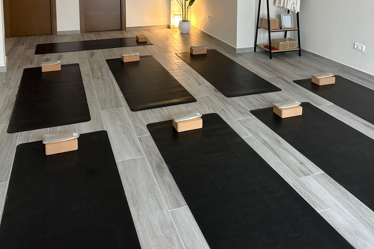 Jávea: Candlelit Restorative Yoga & Meditation (In English)