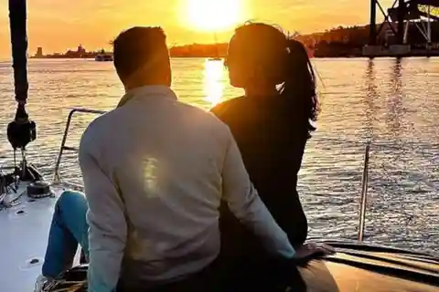 Lisbonne : Croisière au coucher du soleil avec vin