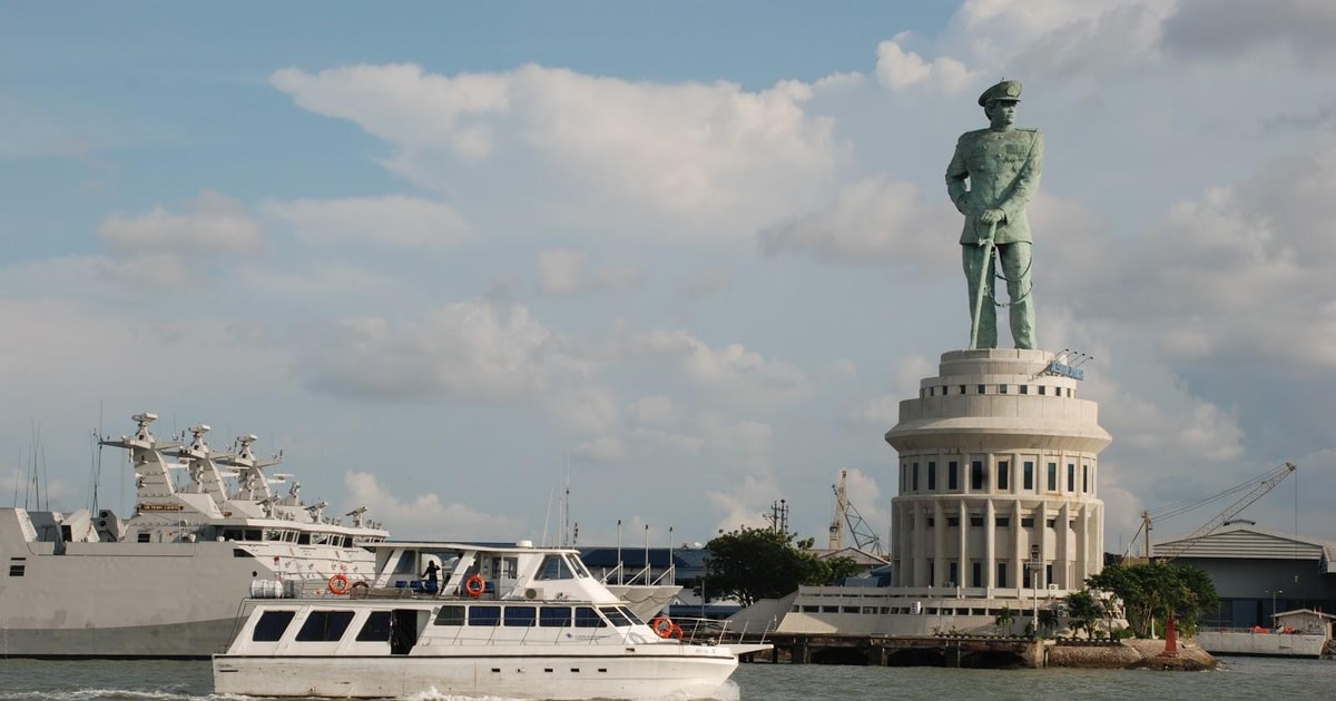 SURABAYA CITY: EXCURSIONS WITH PRIVATE CAR DRIVER HIRE | GetYourGuide