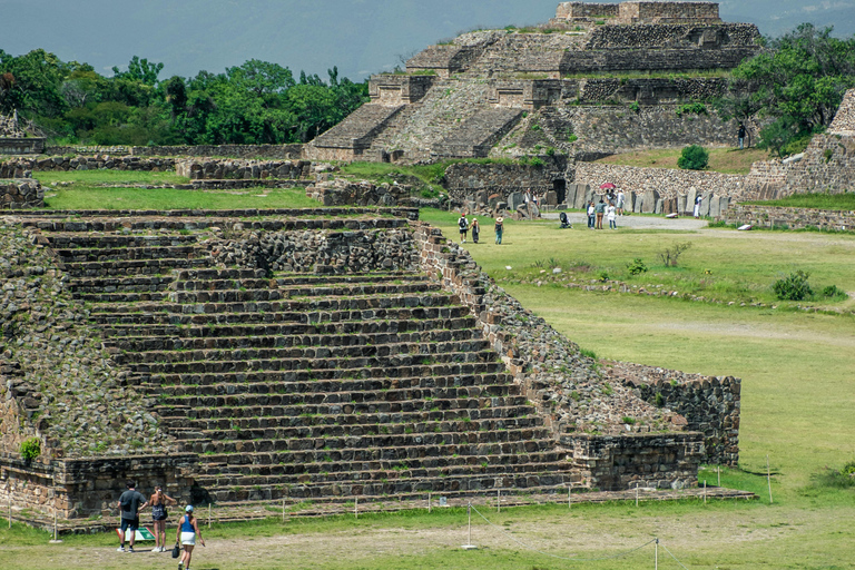 CDMX: Guided visit to Teotihuacan in the afternoon