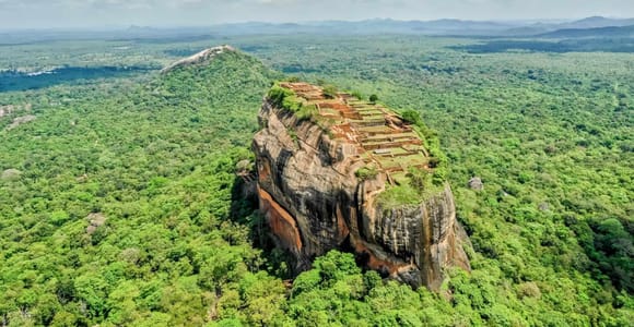 Ab Kandy: Abenteuer am Felsen von Sigiriya und im Höhlentempel von Dambulla