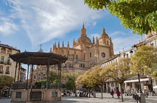 Von Madrid aus: Monumentales Segovia, Aquädukt + Mittagessen