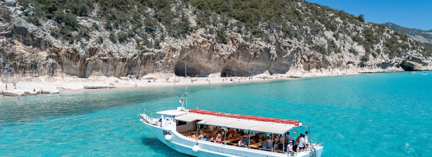 Cala Gonone : Croisière dans le golfe d'Orosei avec repas et baignade