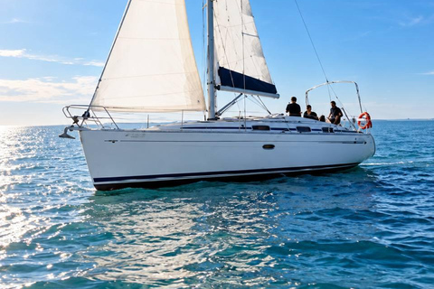 Puerto de StA Maria: 2-hour private yacht with a captain