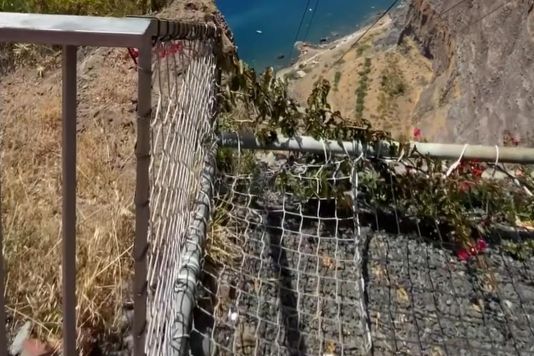 Skywalk and Fishing Village Tuk-Tuk Tour (Cabo Girão)