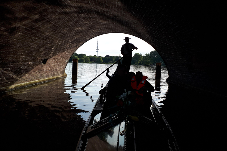 Hamburg: Alster Lake public Tour in a Real Venetian Gondola