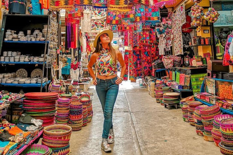 Agra: Half-Day Guided Shopping Tour With Car+Guide & Tuk-Tuk