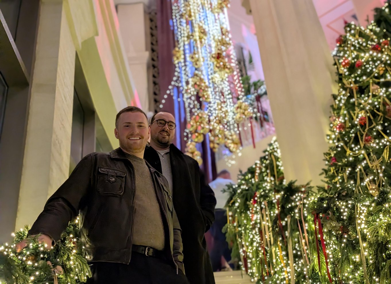 Tbilisi: georgisk middag, danseshow og afhentning på hotellet