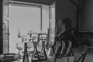 Tour di una cantina cretese, degustazione di vini e abbinamento gastronomico di 4 portate