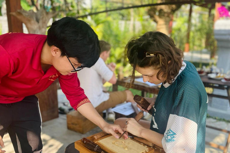 Hoi An: 3-Hour Wood Carving Class with Local Artist Hoi An: 3 Hours Wood Carving Class with Local Artist