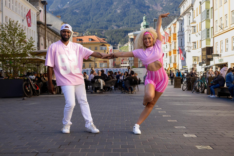 Innsbruck: Old Town Photo Shoot – Romantic & Classic Innsbruck: Old Town Photoshoot – Romantic & Classic