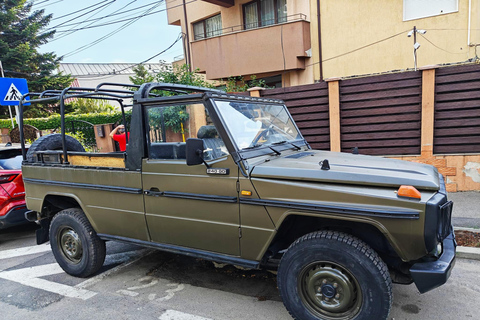 Bucharest: Vintage Mercedes G-Class City Tour