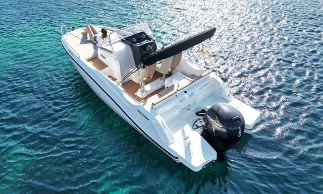 Barcelona: Private Motorboat Rental (With or Without Skipper)