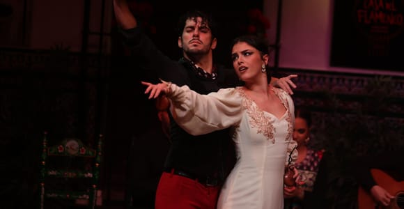 Sevilla: Traditional Flamenco Show at La Casa del Flamenco