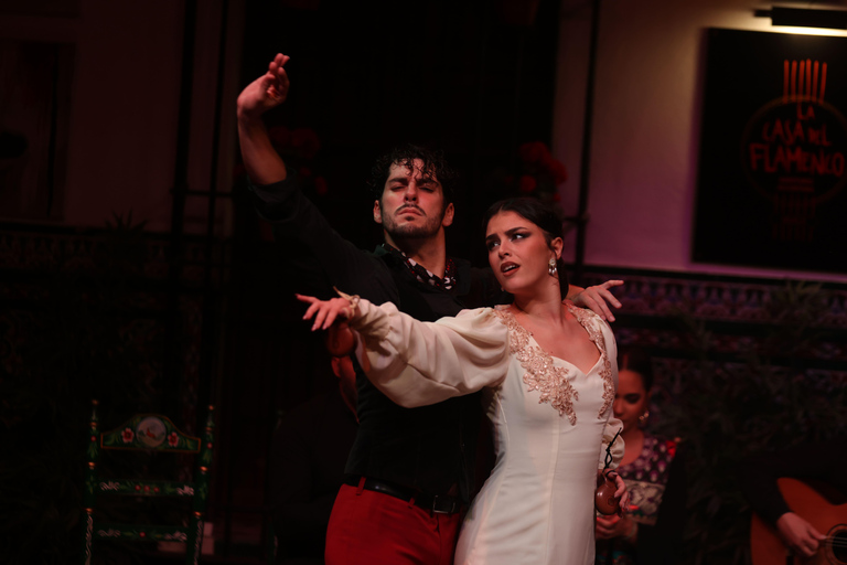 Sevilla: Traditional Flamenco Show at La Casa del Flamenco