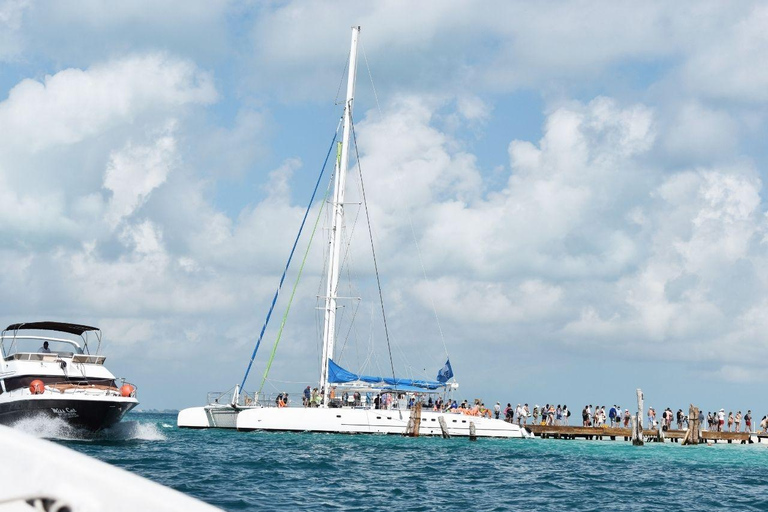 Cancun: Isla Mujeres Catamaran Tour with lunch and snorkelTour from Tulum