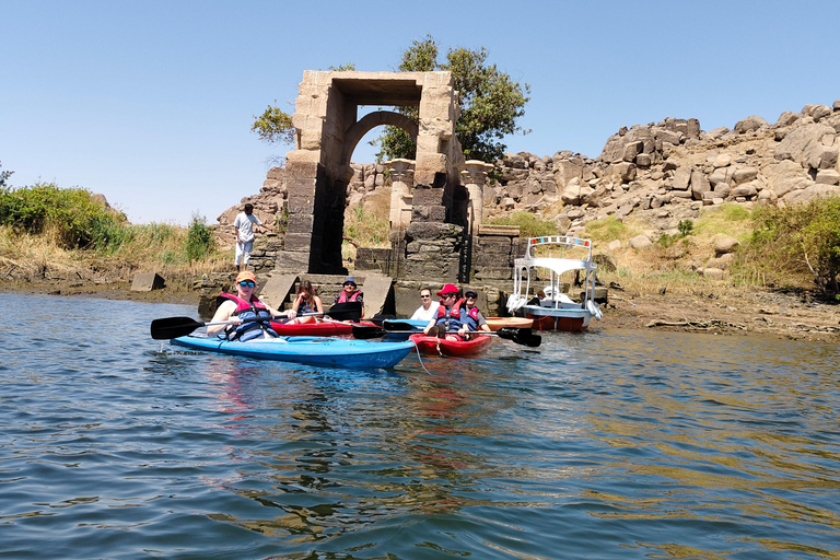 Aswan: Nubian Kayak Club an hour kayak around Philae Temple