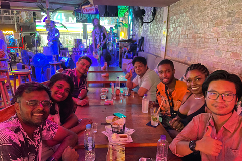 Da Nang: Nightlife Tour & Pub Crawl with Rooftop Bar & Clubs Da Nang: Guided Nightlife Tour with Rooftop, Club, Bar Visit