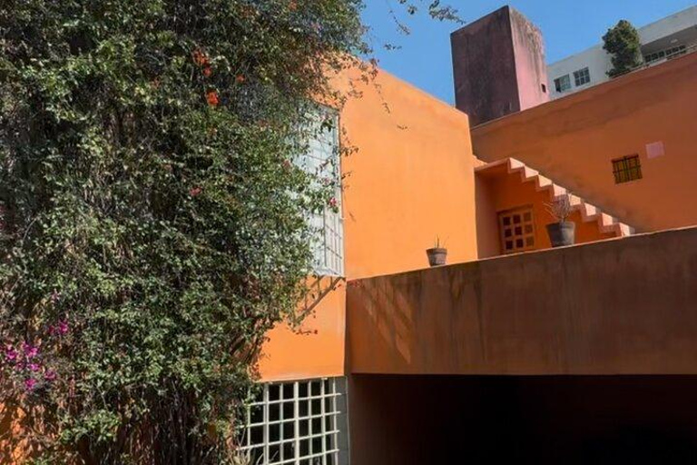 Mexico City: Casa Ortega by Luis Barragán architectural tour